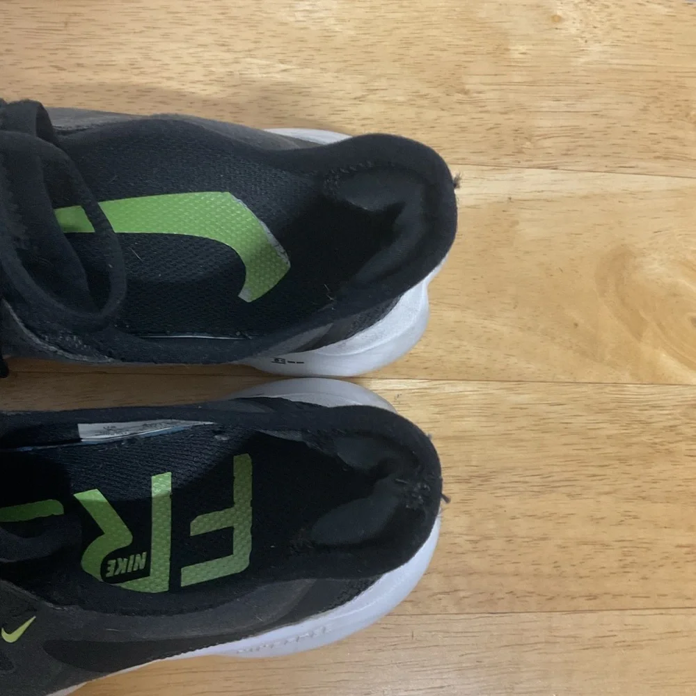 Nike free run sneakers size 6